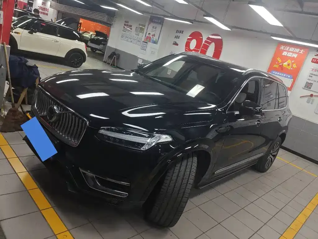 Volvo XC90 — фото 1