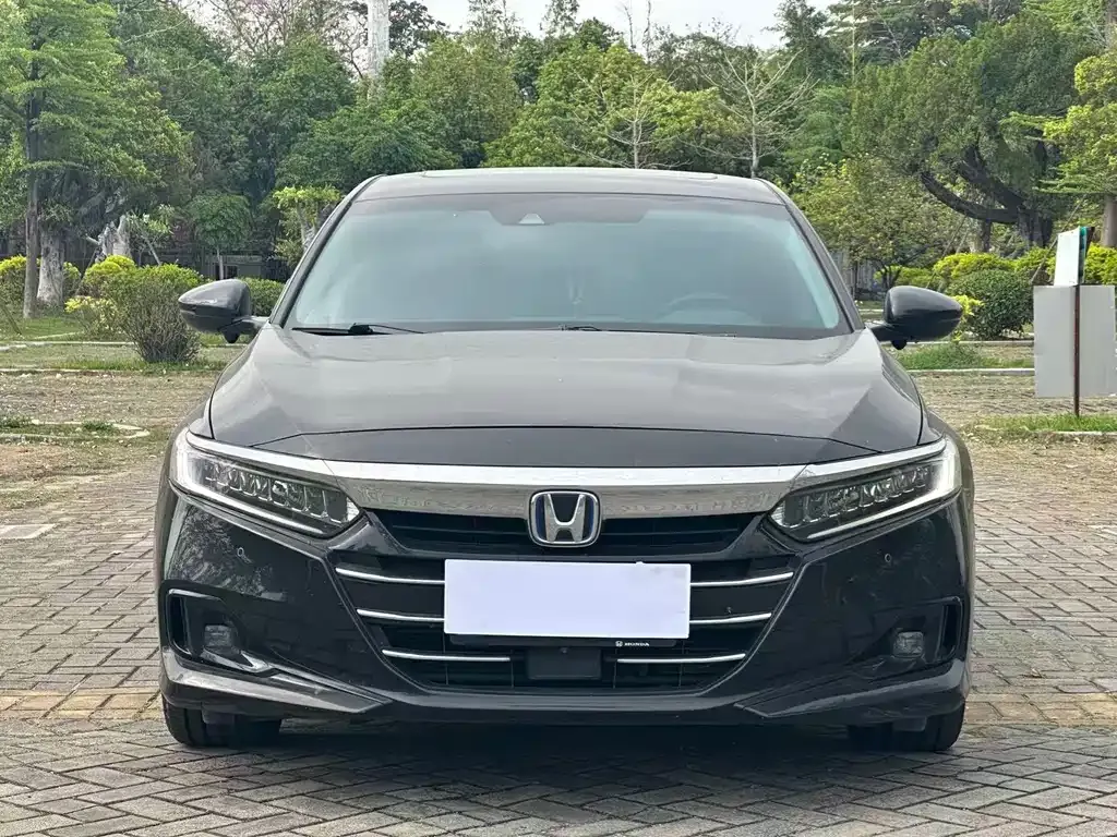 Honda Accord — фото 10