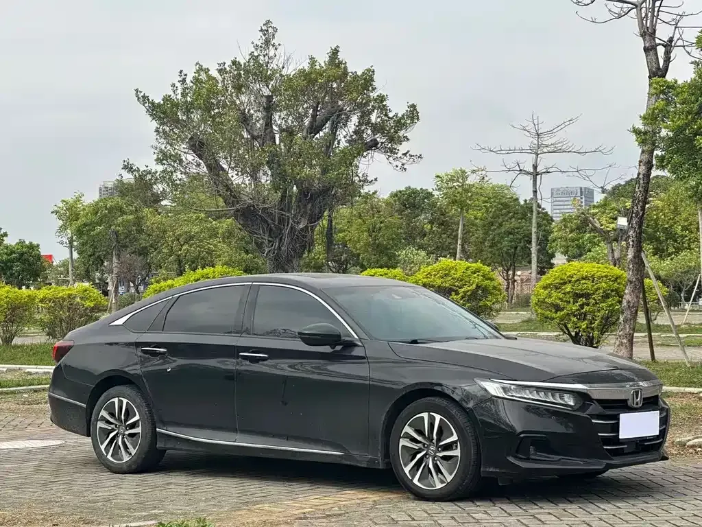 Honda Accord — фото 9