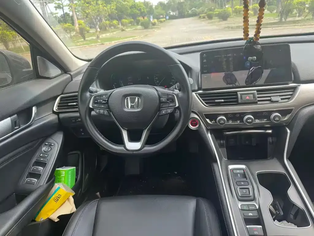 Honda Accord — фото 7