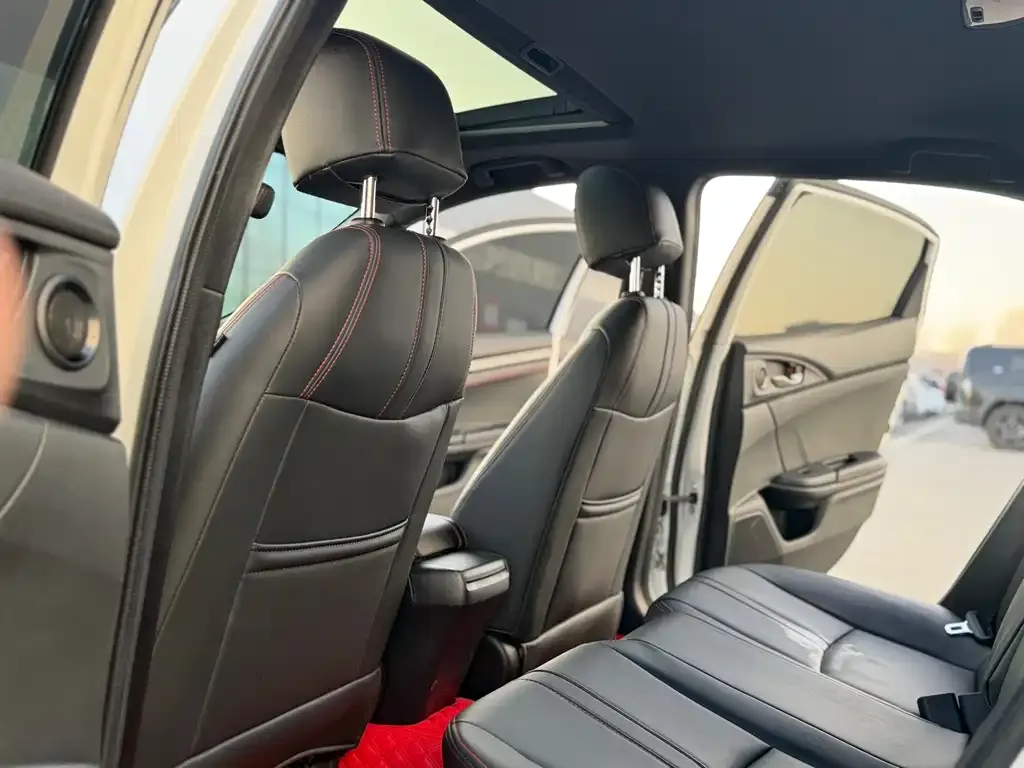 Honda Civic — фото 7