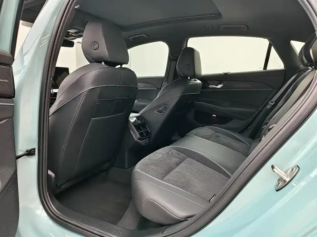 Volkswagen Passat — фото 8