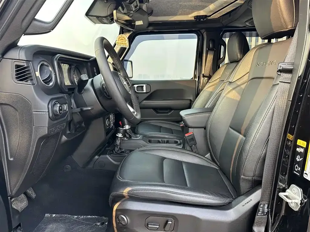 Jeep Wrangler — фото 9