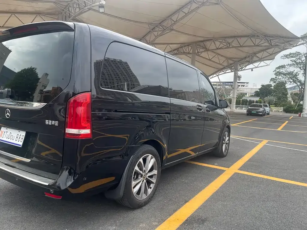 Mercedes-Benz V-Class 2024 из CN, фото 3