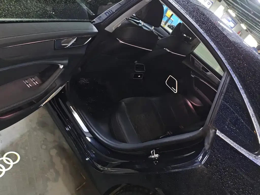 Audi A7L 2025 из CN, фото 9