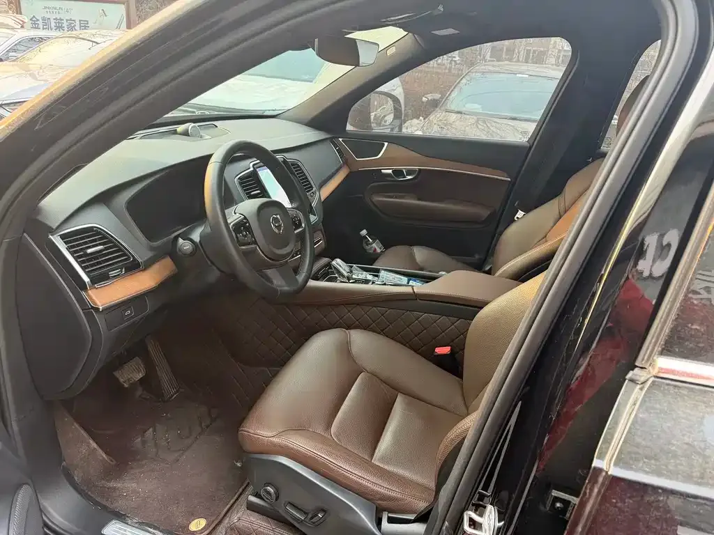 Volvo XC90 2024 из CN, фото 5