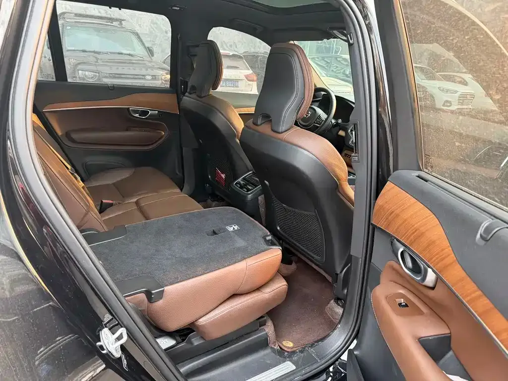 Volvo XC90 2024 из CN, фото 9