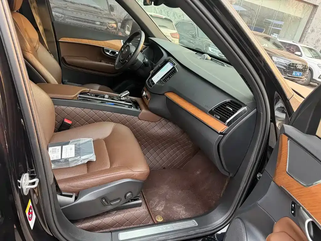 Volvo XC90 2024 из CN, фото 6