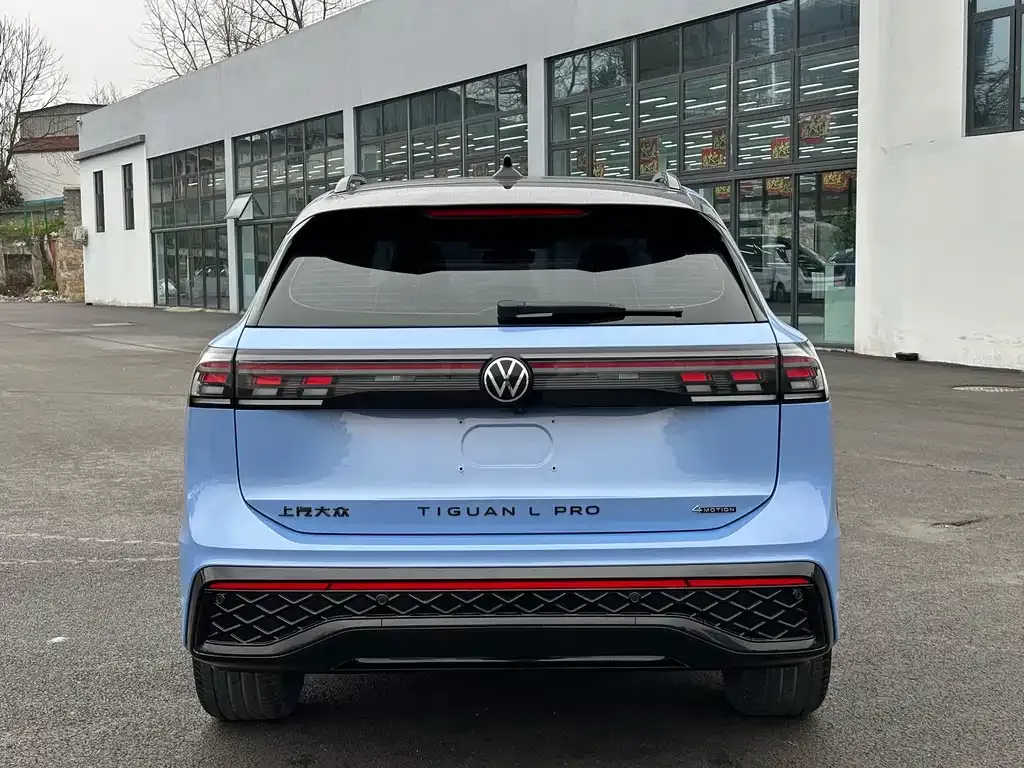 Volkswagen Tiguan L — фото 8
