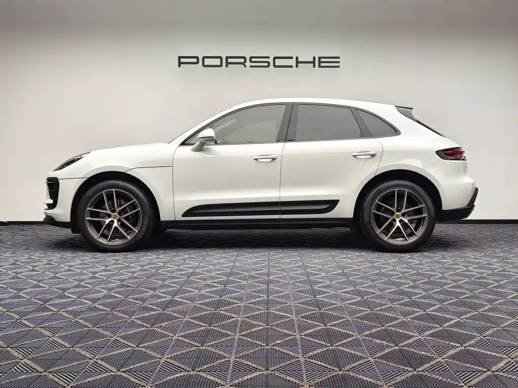 Porsche Macan — фото 10