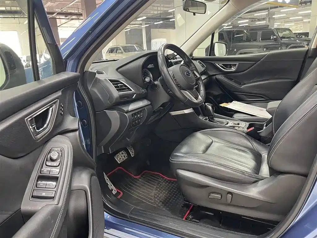 Subaru Forester — фото 10