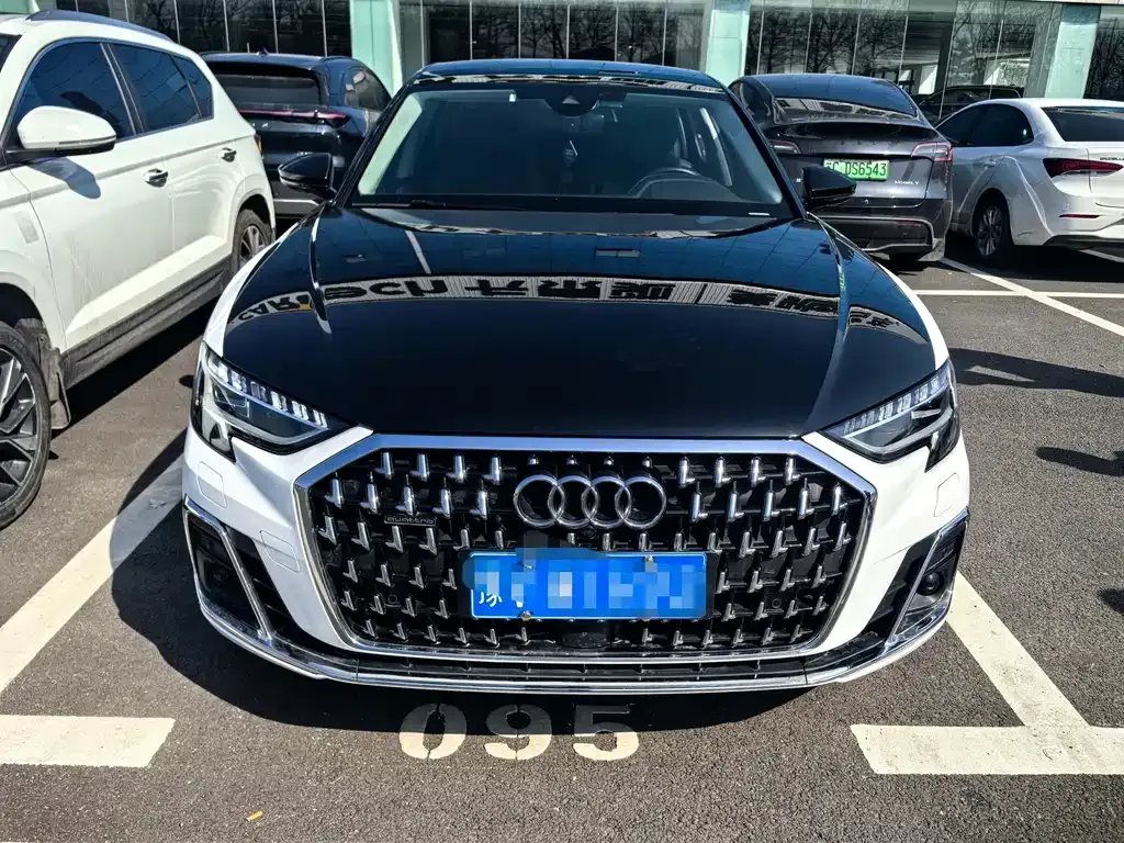 Audi A8 2022 из CN, фото 6