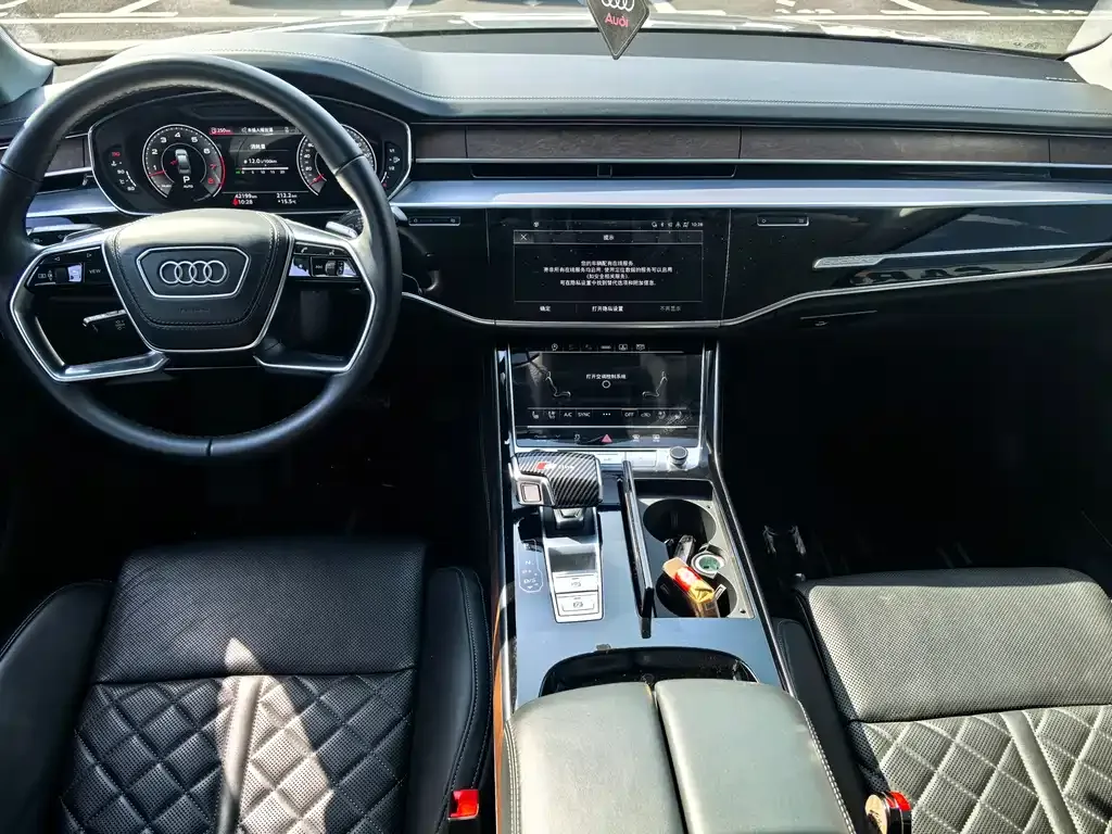 Audi A8 2022 из CN, фото 8