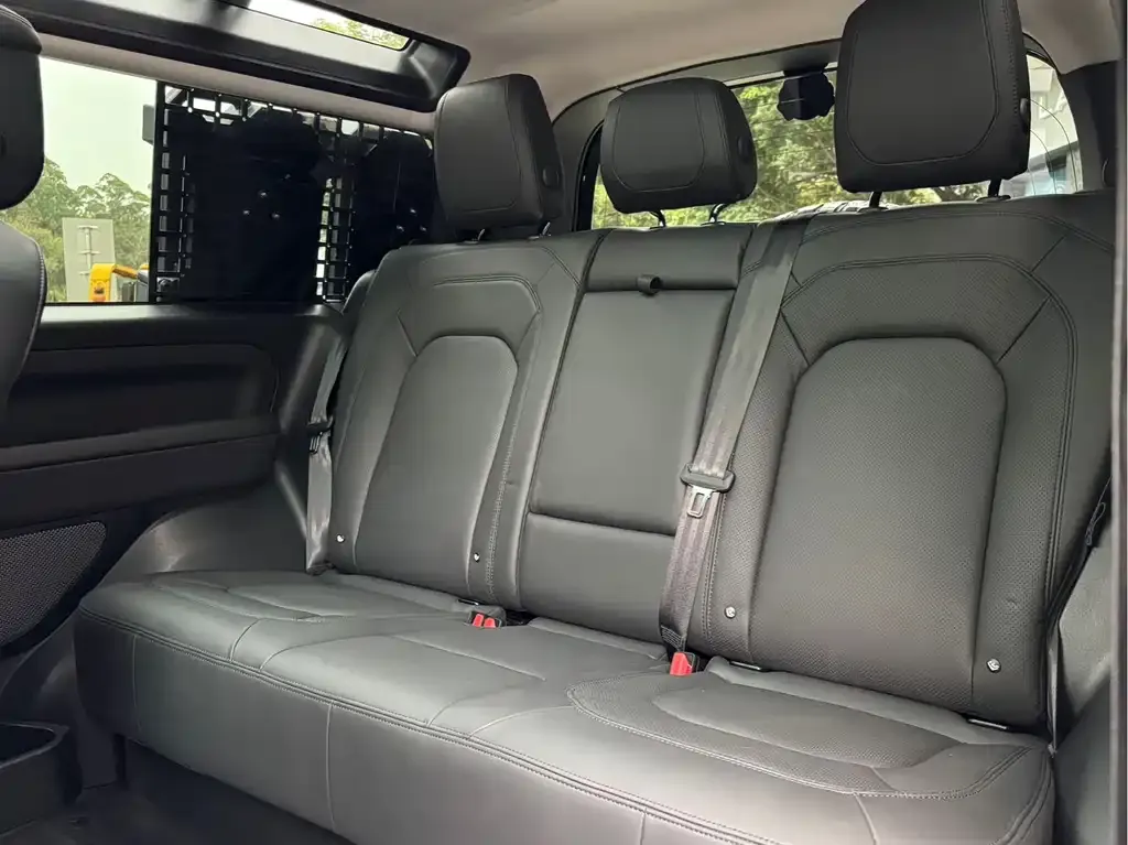 Land Rover Defender 2023 из CN, фото 7