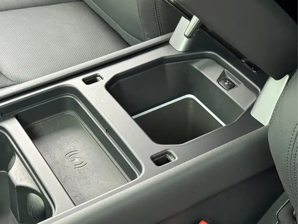 Land Rover Defender 2023 из CN, фото 6