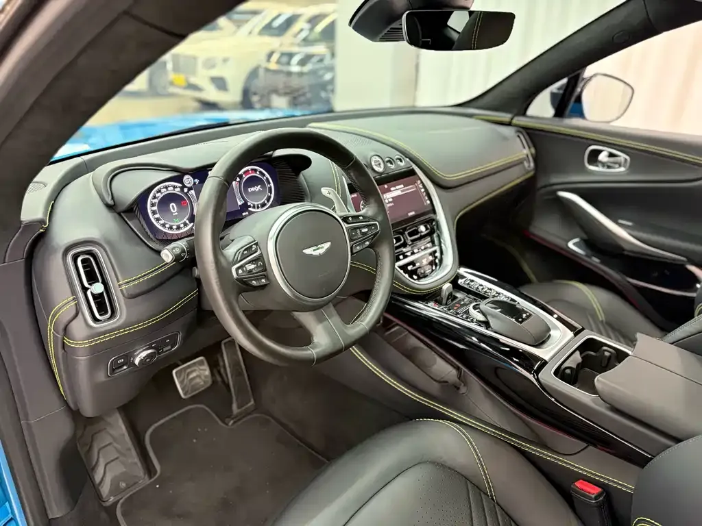 Aston Martin DBX 2023 из CN, фото 3