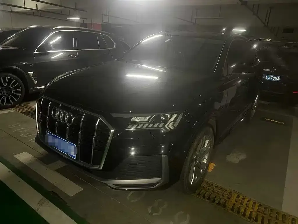 Audi Q7 2022 из CN, фото 1