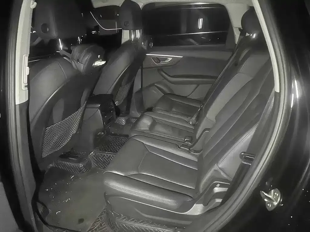 Audi Q7 2022 из CN, фото 7