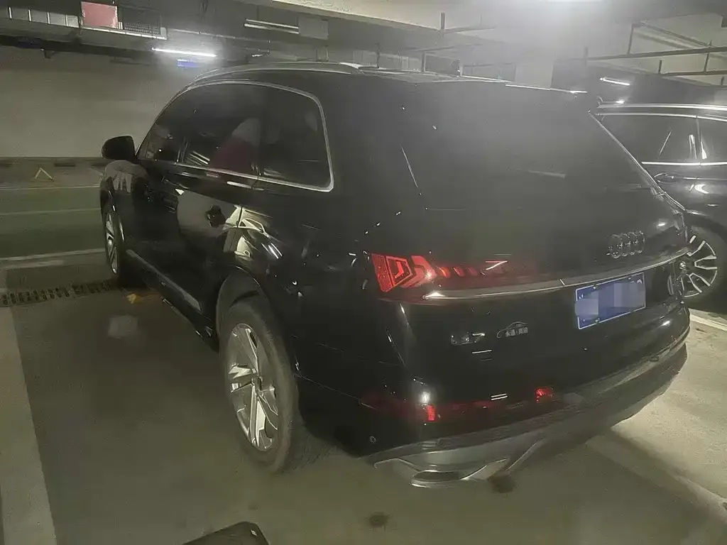 Audi Q7 2022 из CN, фото 4