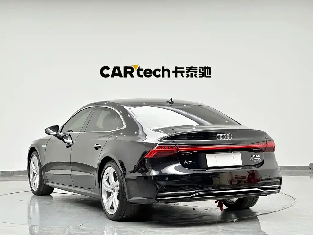 Audi A7L — фото 2