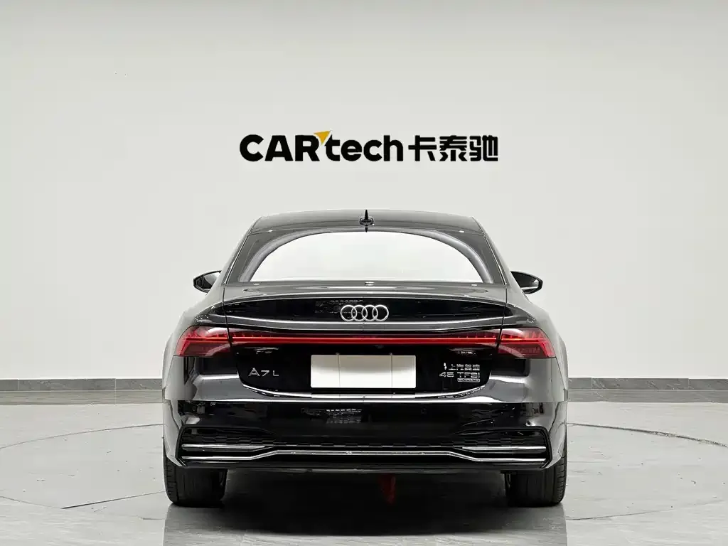 Audi A7L — фото 8