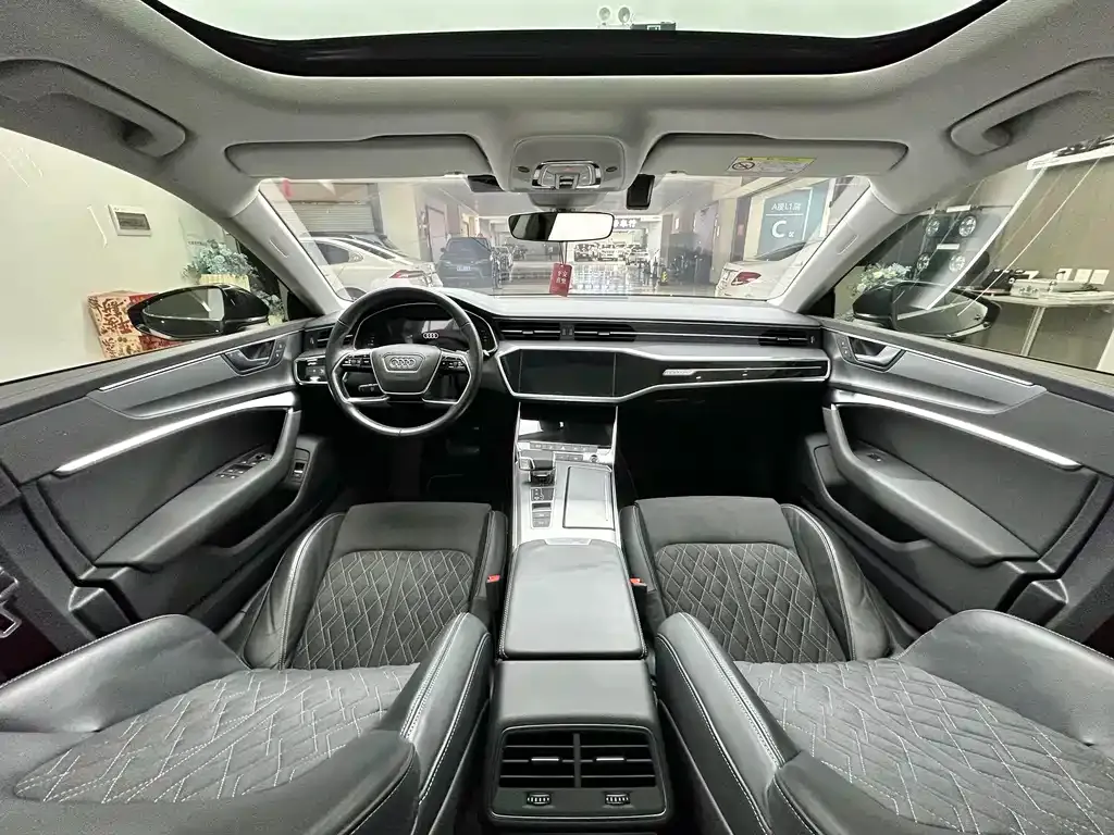 Audi A7L — фото 5