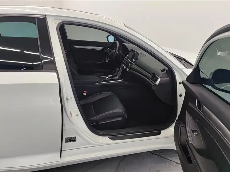 Honda Inspire 2023 из CN, фото 5