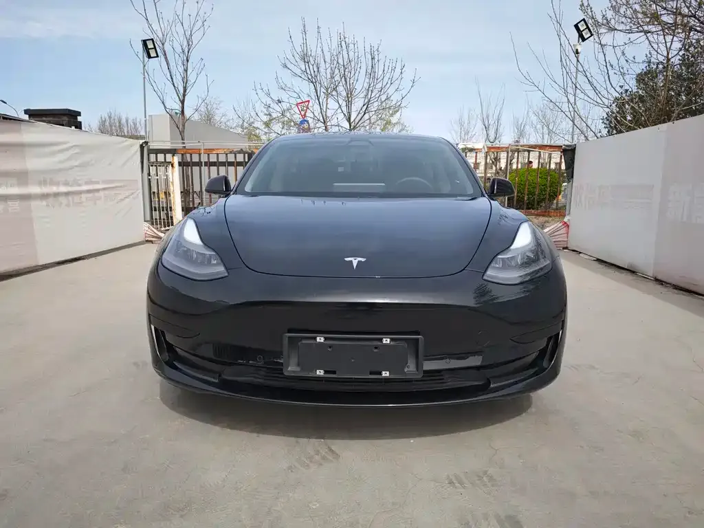 Tesla Model 3 — фото 8