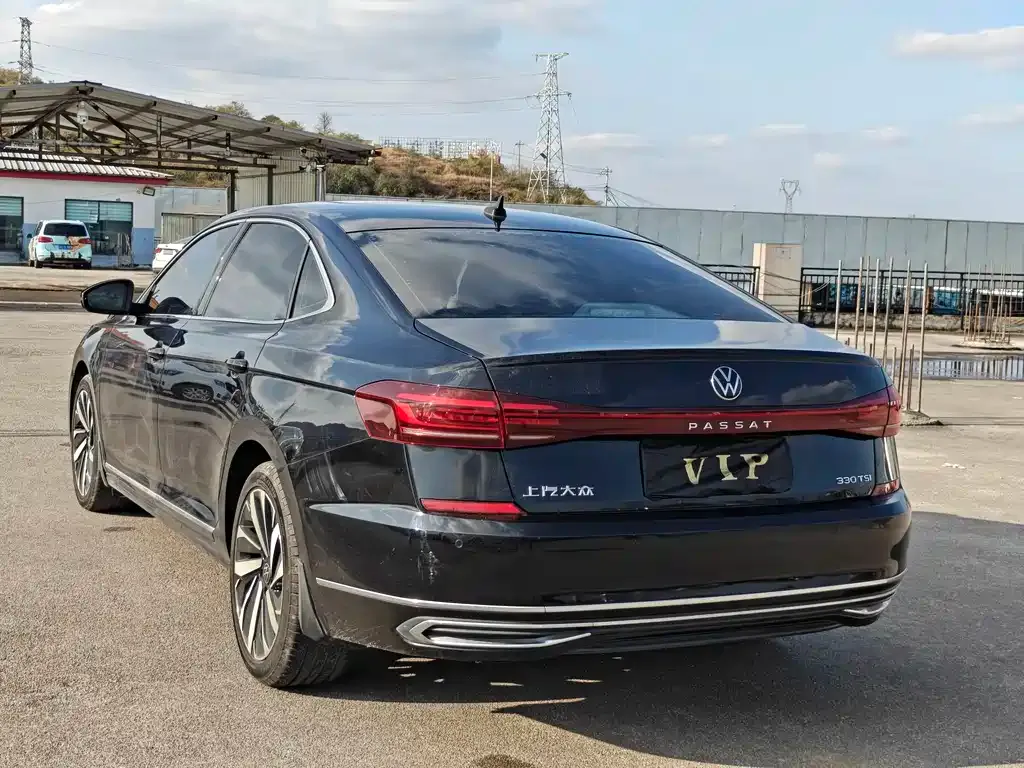 Volkswagen Passat — фото 2