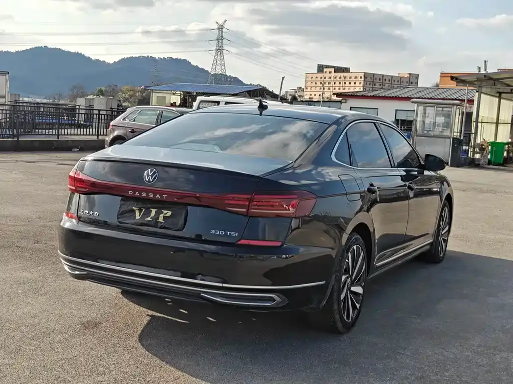 Volkswagen Passat — фото 6