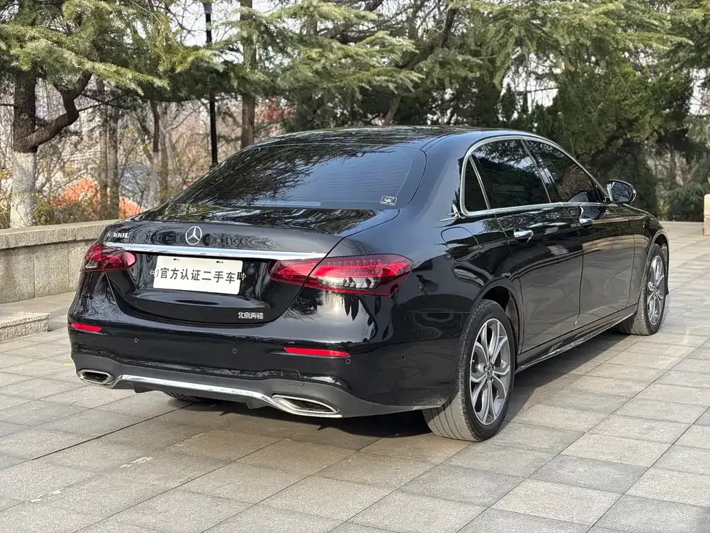 Mercedes-Benz E-Class — фото 10