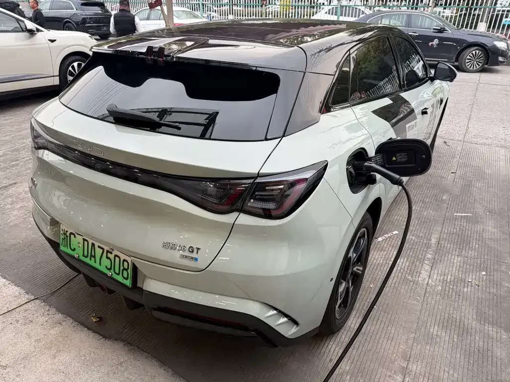 BYD Seal 06GT — фото 7