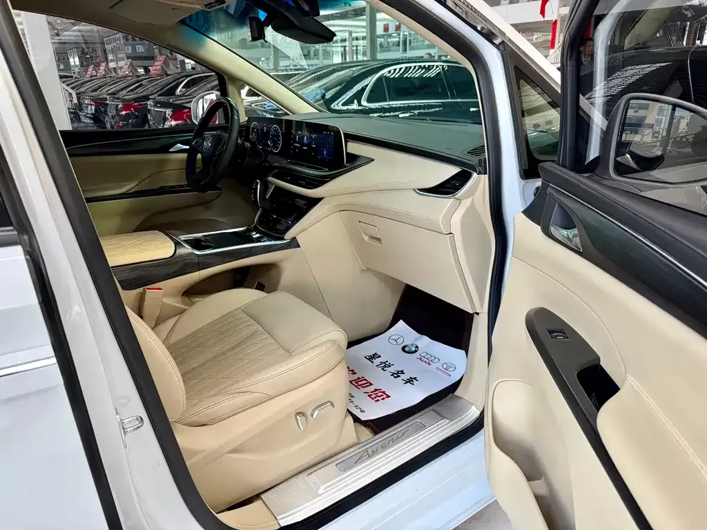 Buick GL8 2022 из CN, фото 6