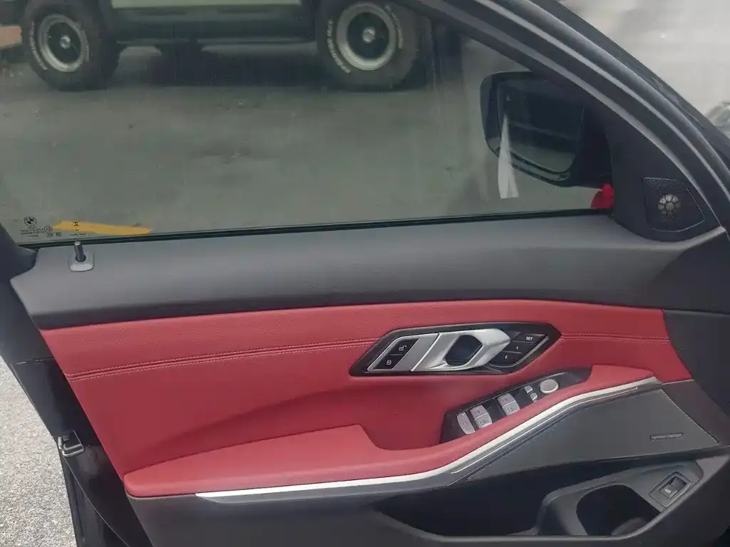 BMW 3 Series 2024 из CN, фото 4