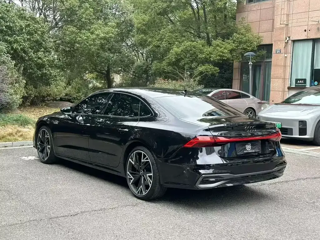 Audi A7L — фото 9