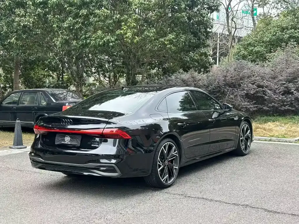 Audi A7L — фото 6