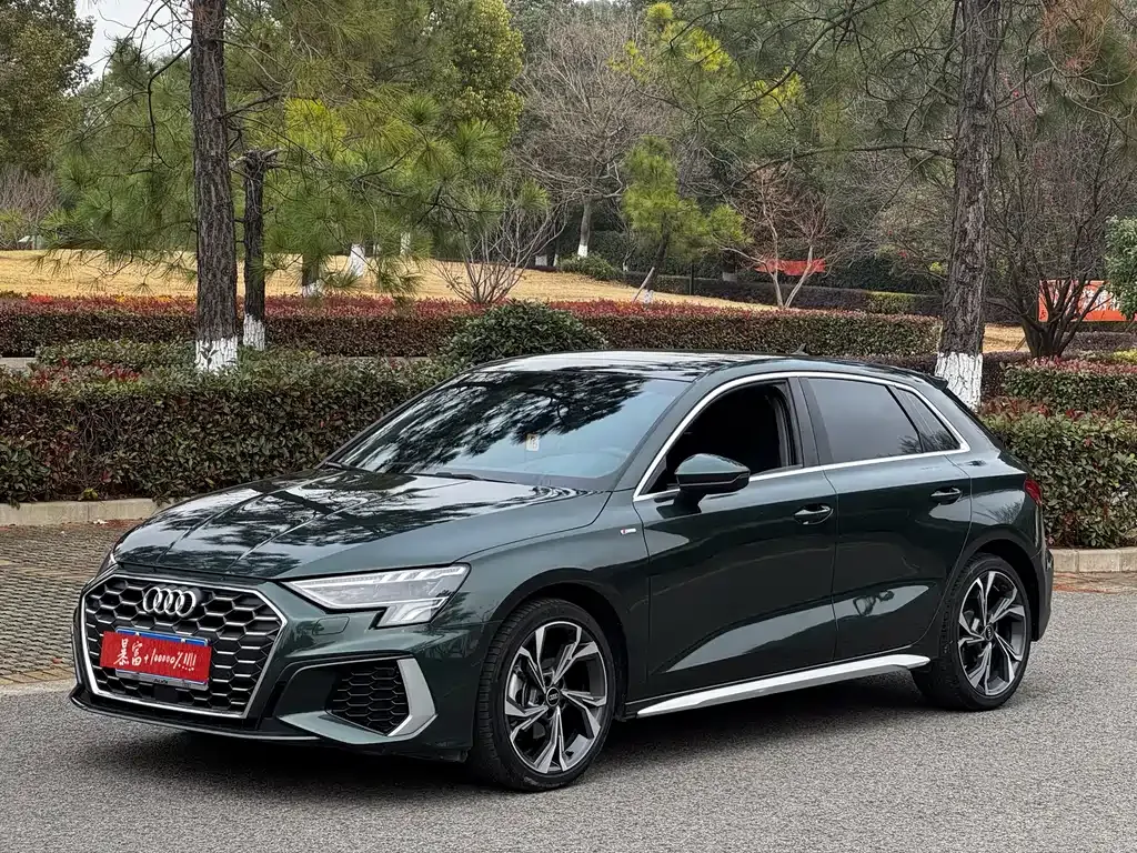 Audi A3 — фото 1