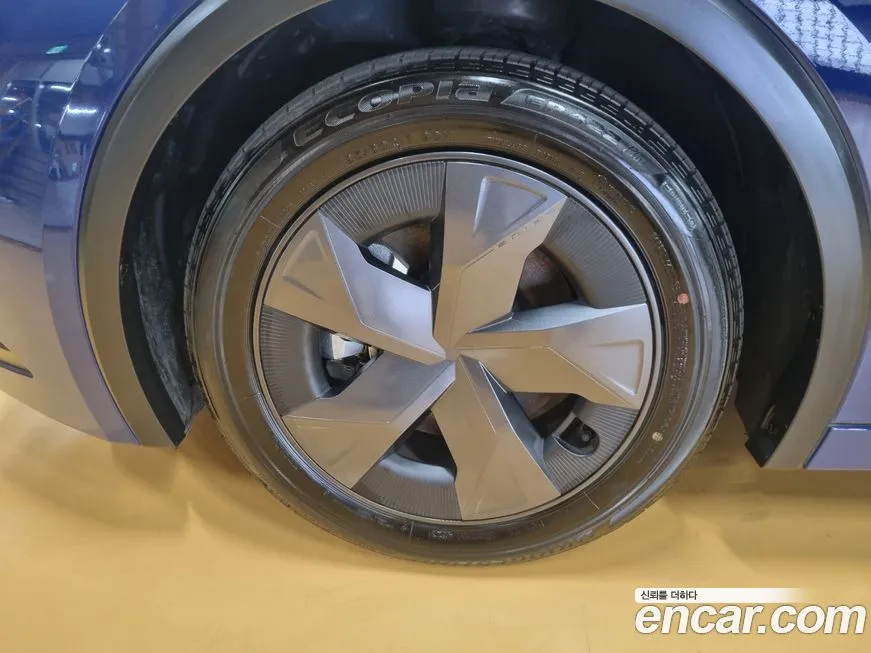 Toyota Prius 2024 из KR, фото 3