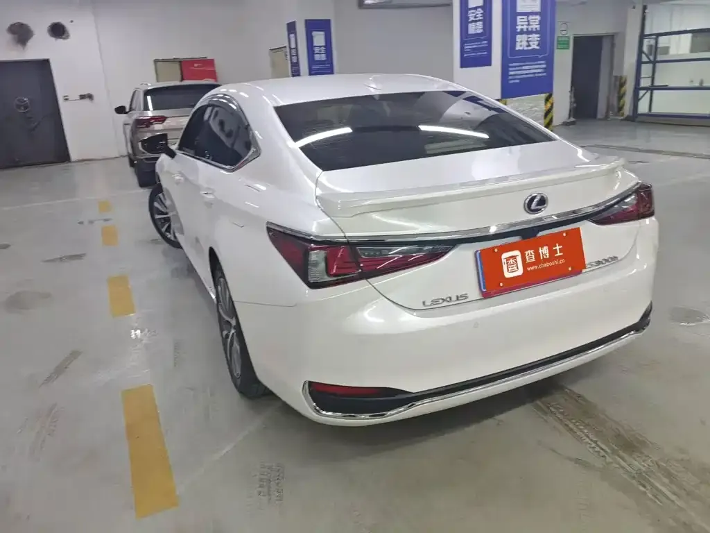 Lexus ES 2021 из CN, фото 3