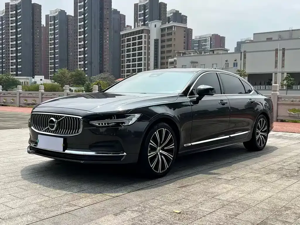 Volvo S90 — фото 1