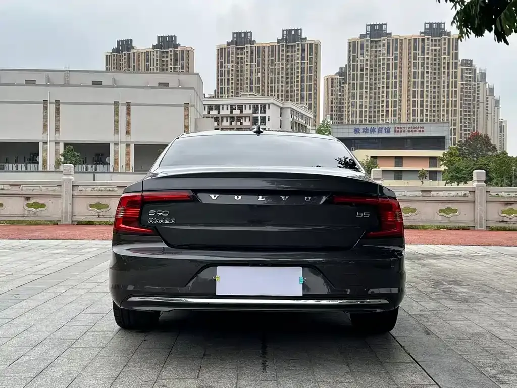 Volvo S90 — фото 7