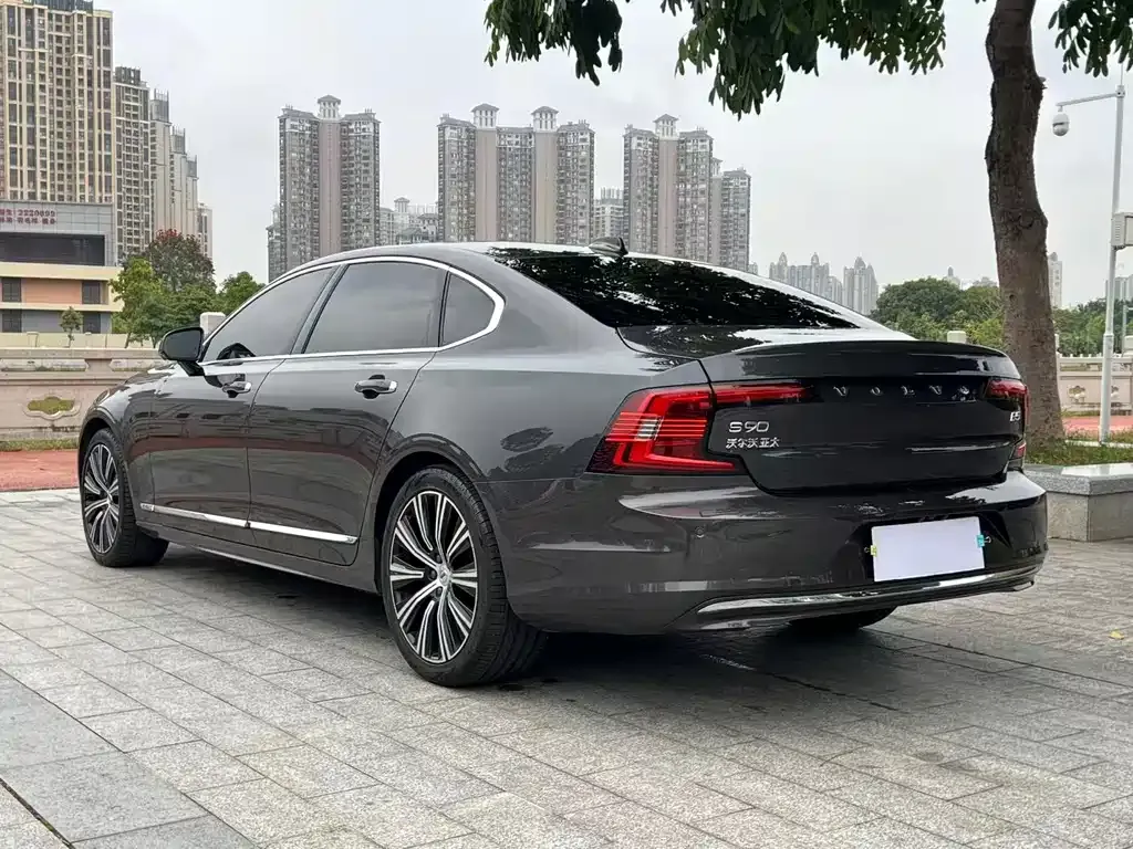 Volvo S90 — фото 10