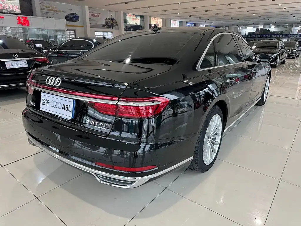 Audi A8 2021 из CN, фото 8