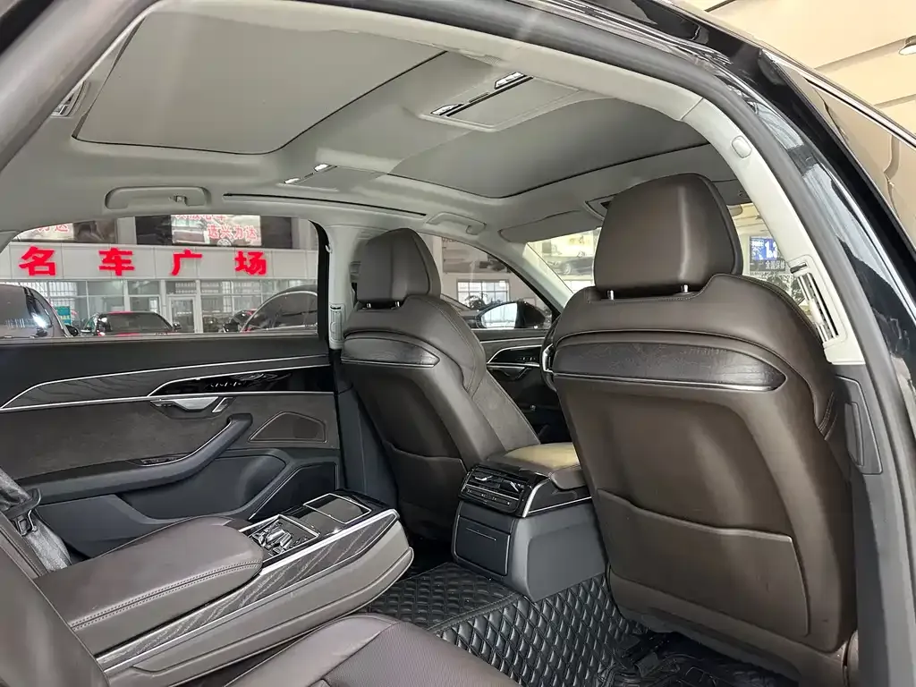 Audi A8 2021 из CN, фото 5
