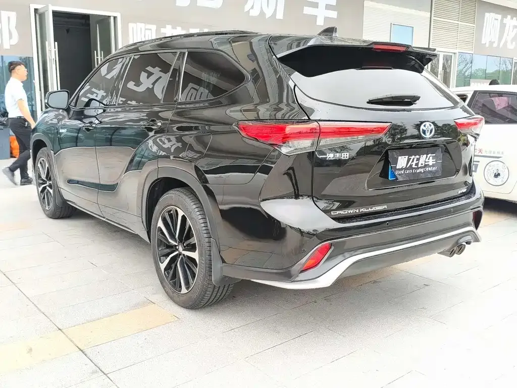 Toyota Crown Kluger 2022 из CN, фото 3