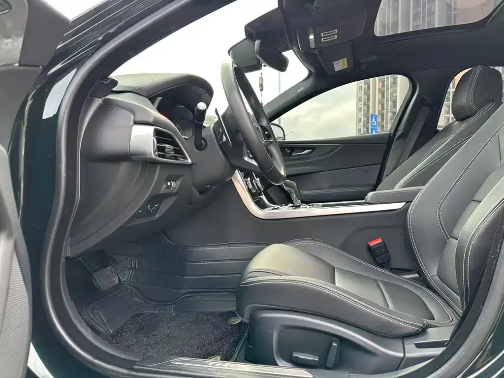 Jaguar XEL 2023 из CN, фото 6