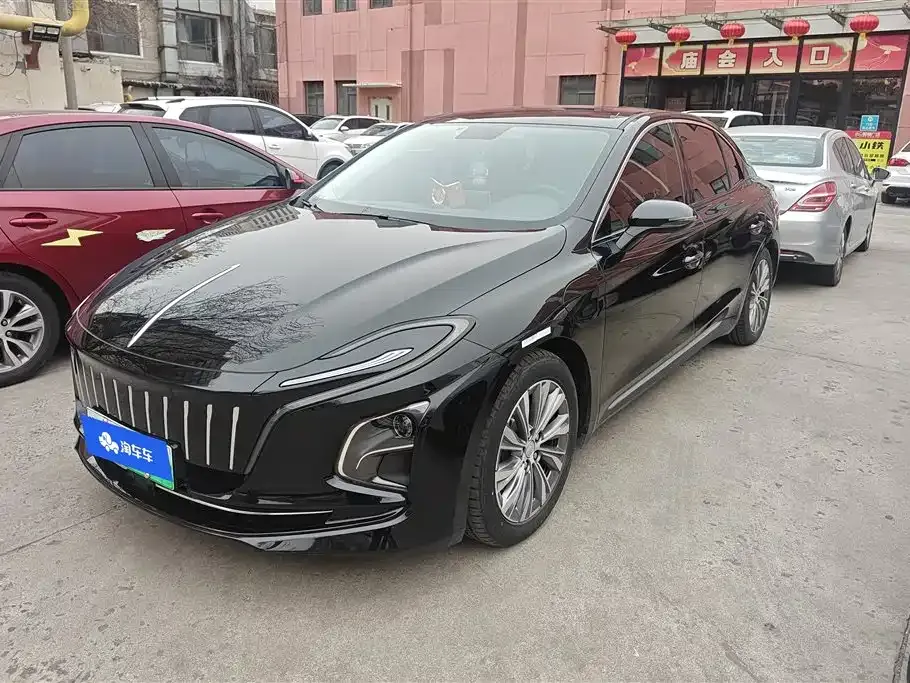 Hongqi E-QM5 — фото 1