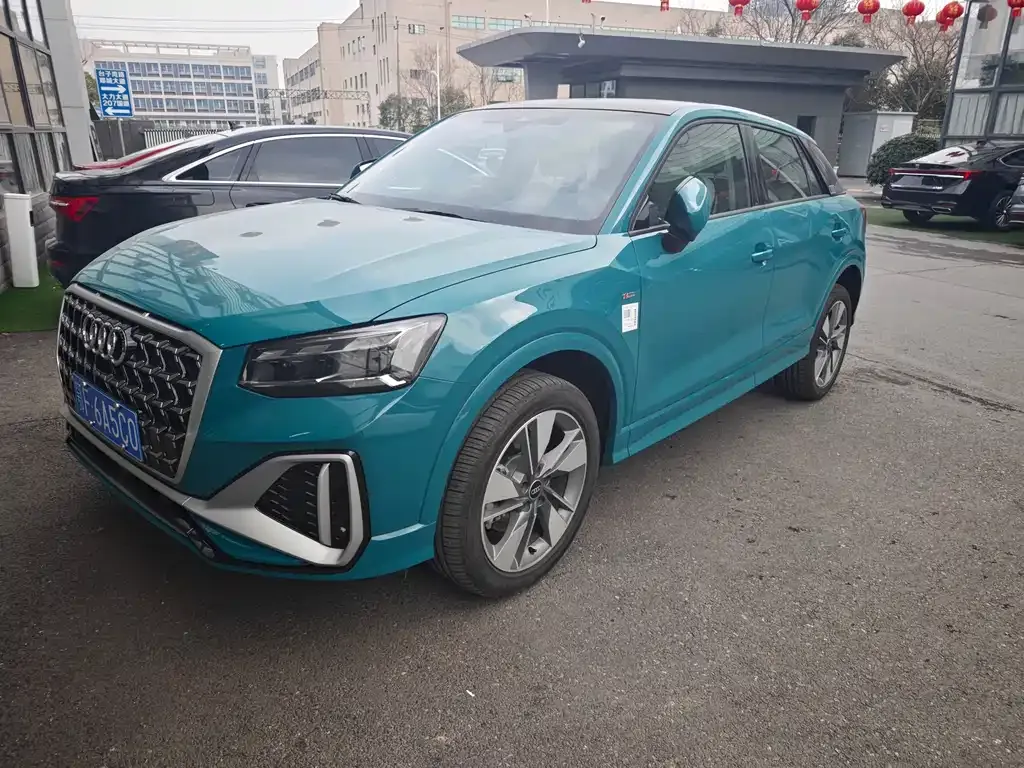 Audi Q2L 2025 из CN, фото 1