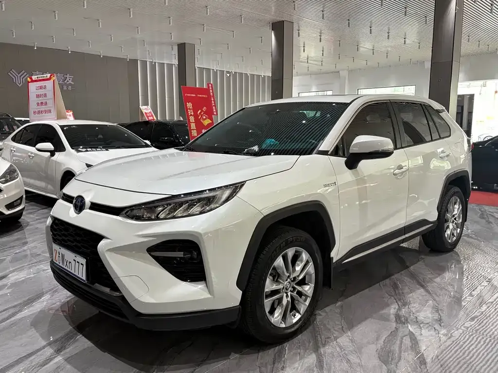 Toyota Wildlander — фото 10