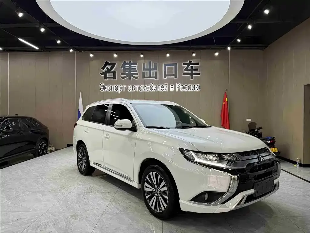 Mitsubishi Outlander — фото 3